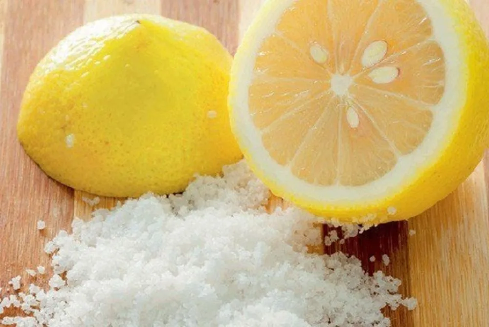 Hướng dẫn cách lấy cao răng bằng muối tại nhà