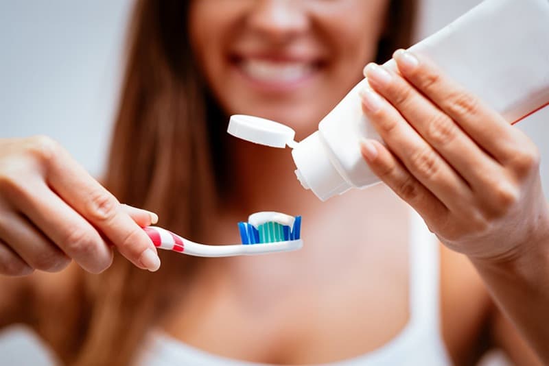 Vệ sinh răng miệng đúng cách để ngăn ngừa và điều trị hôi miệng