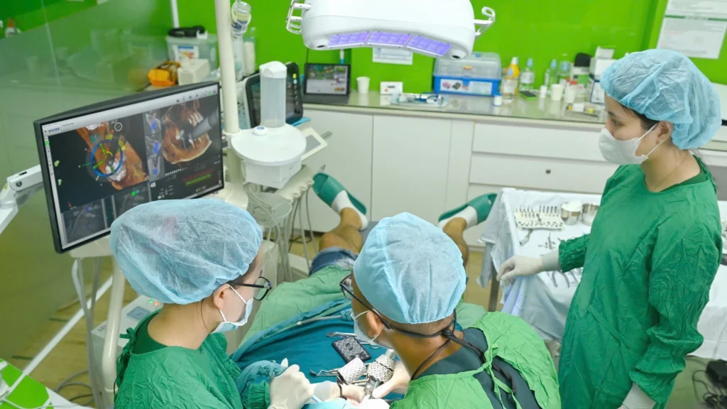 Safe Dental Implant Solution in Da Nang with X-Guide – the 'Dental GPS' | Updated 2025 Pricin