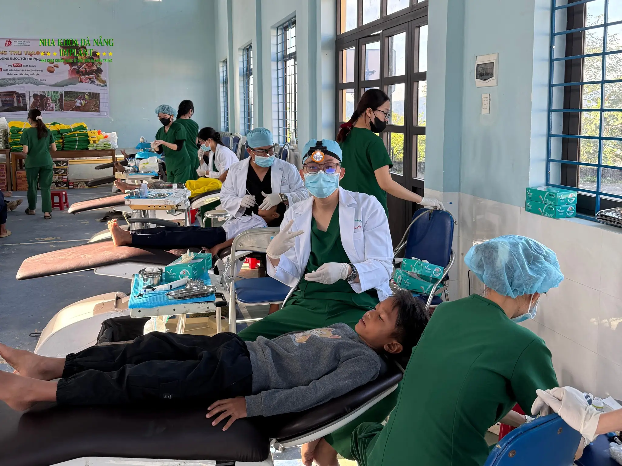 Khám – Tư Vấn – Hướng Dẫn Chăm Sóc Răng Miệng