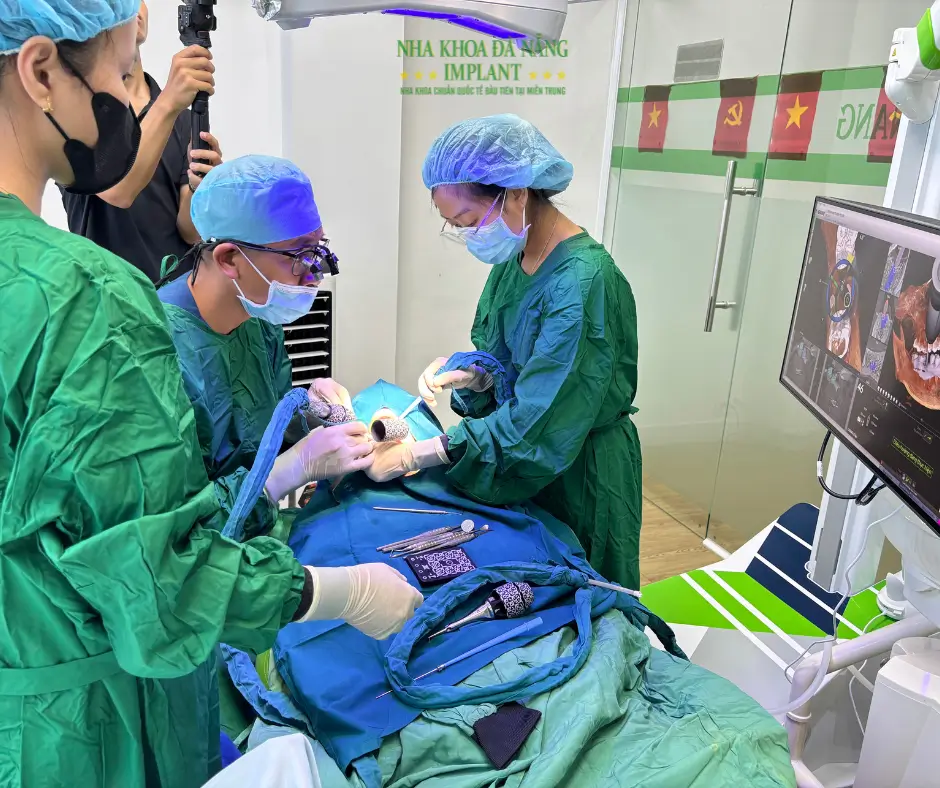 Bác sĩ Phan Văn Cường chia sẻ 10+ năm kinh nghiệm điều trị các ca cấy ghép Implant phức tạp