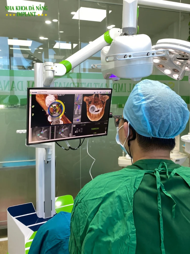 Tiêu Xương Hàm Sau Khi Mất Răng! Nhiều Người Không Nhận Ra 14 Thăm khám xương hàm tại Nha Khoa Implant Đà Nẵng