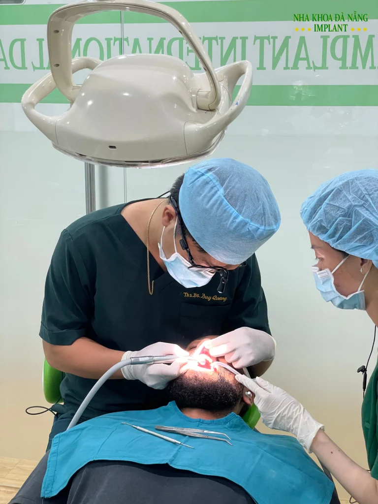Hình ảnh Dán sứ Veneer tại Nha Khoa Đà Nẵng Implant