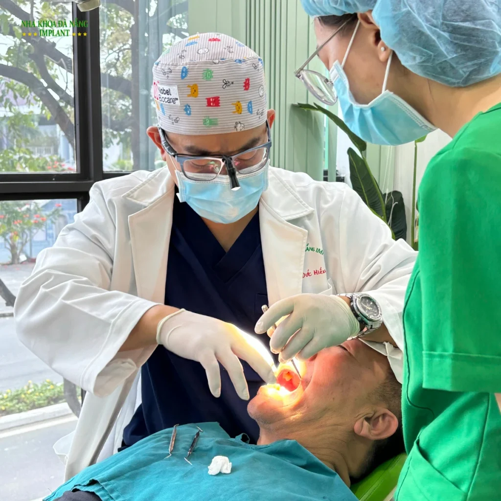 Làm Răng Sứ Một Chiếc: Làm Sao Để Hài Hòa Với Các Răng Bên Cạnh? 14 Làm răng sứ tại Nha Khoa Đà Nẵng Implant